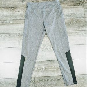 Yoga high-rise pocket leggings grey size large